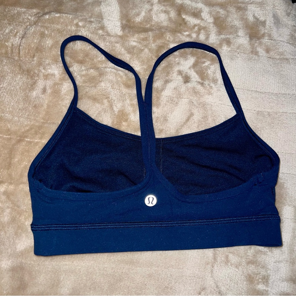 Lululemon Flow Y Bra Nulu *Light Support, A-C Cups in True Navy Size 4 - Picture 2 of 4